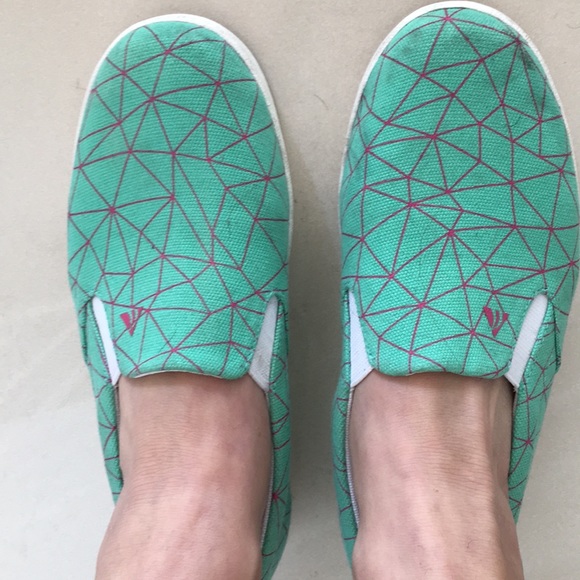 LIUID-Super cute summer slip-ons! - Picture 4 of 4